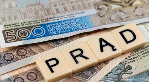 Litery "PRĄD" ułożone na banknotach 500 zł i 200 zł symbolizują zamrożenie cen prądu.